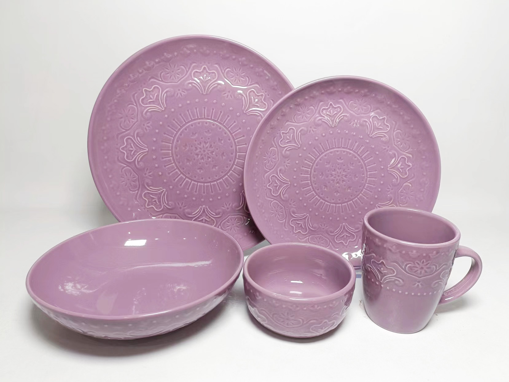 STONEWARE DINNER SET