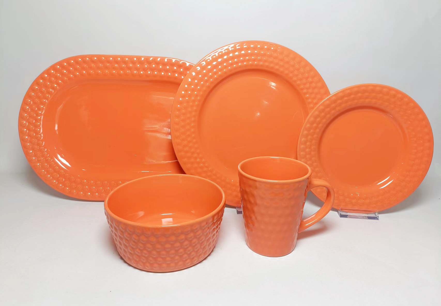 STONEWARE DINNER SET