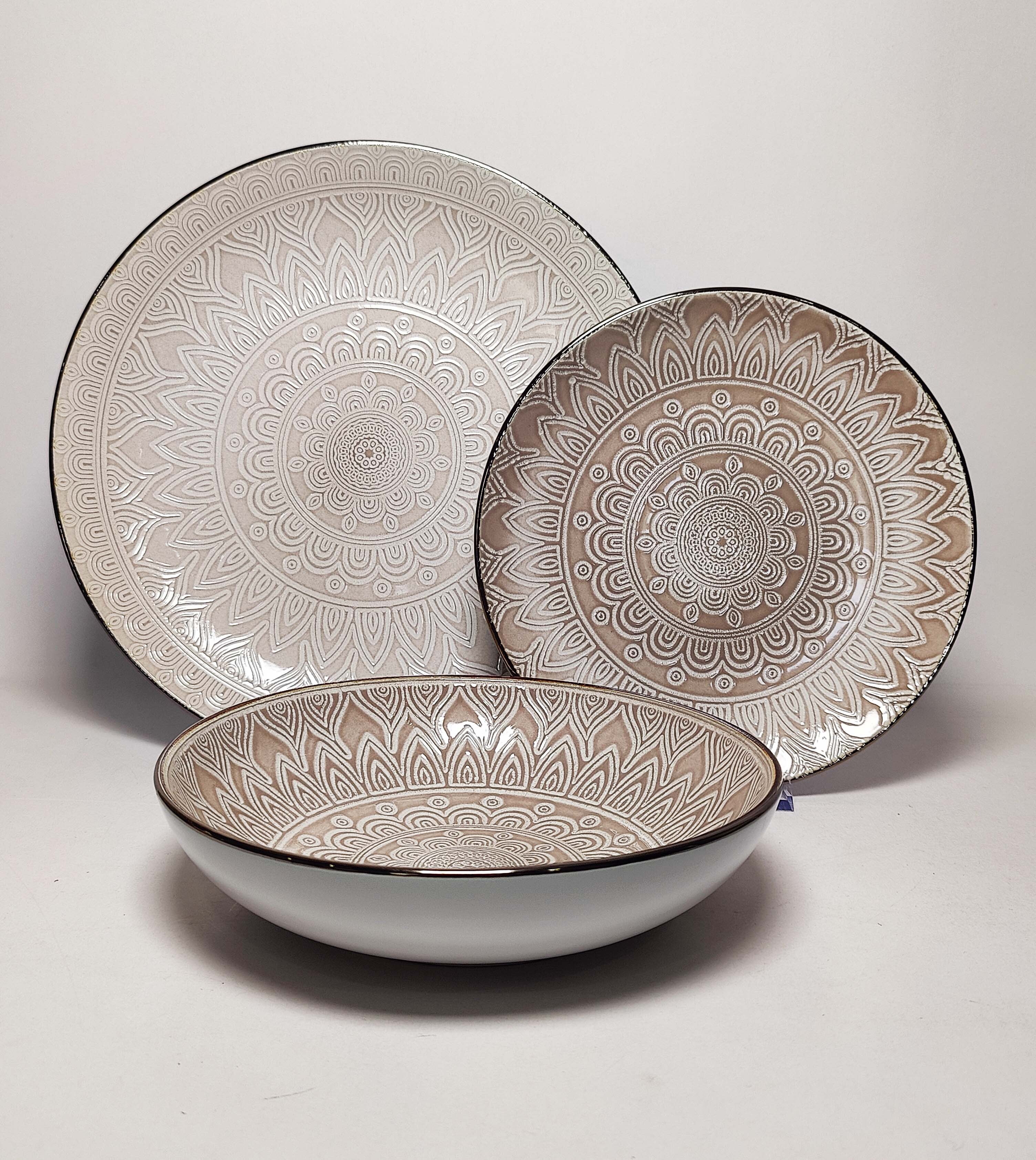    STONEWARE   DINNER   SET