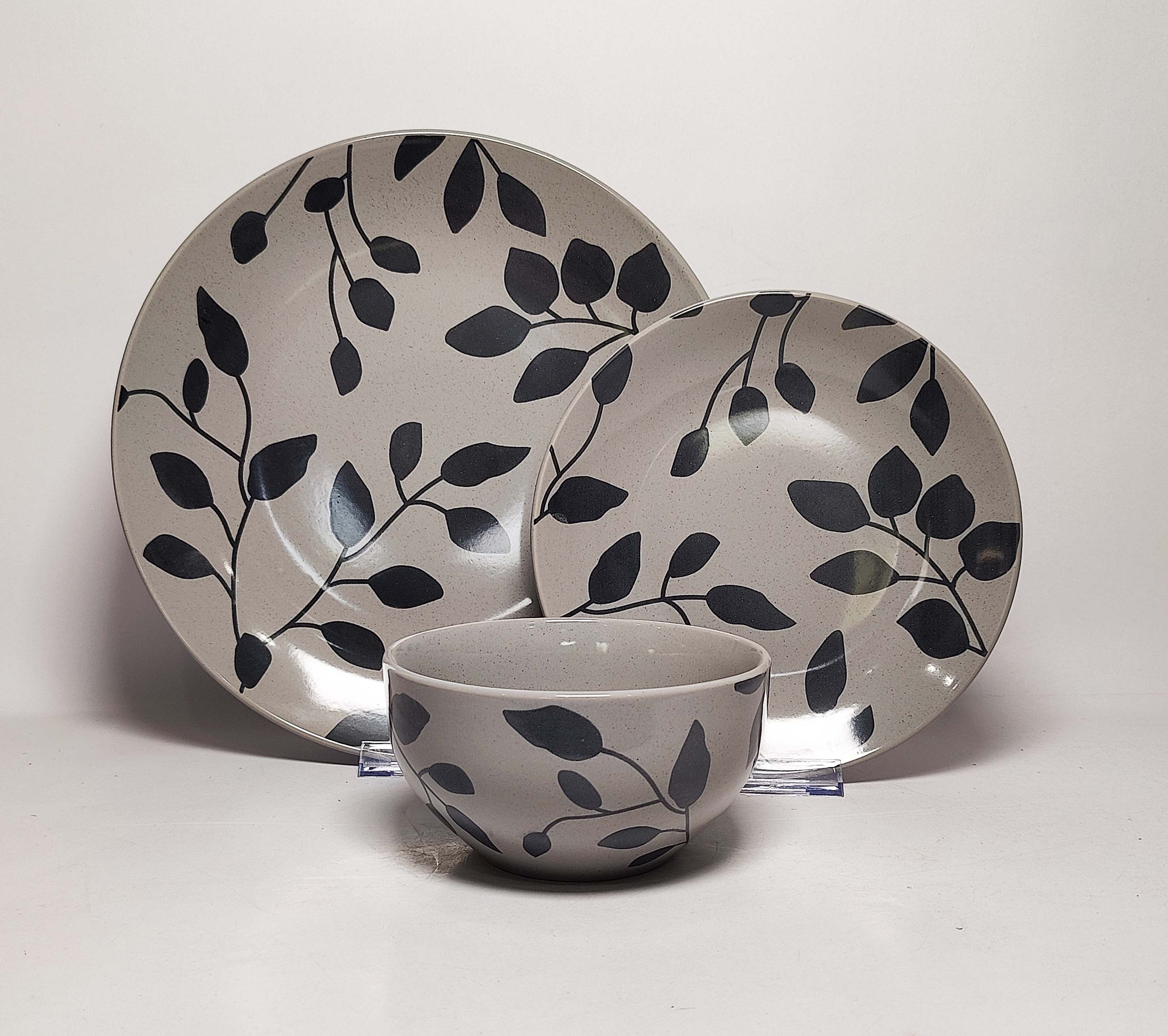    STONEWARE   DINNER   SET